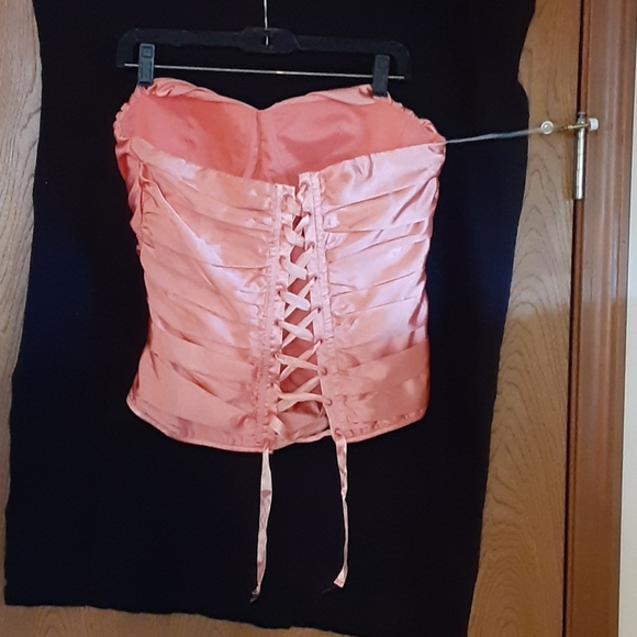 Top - Picture 2 of 2